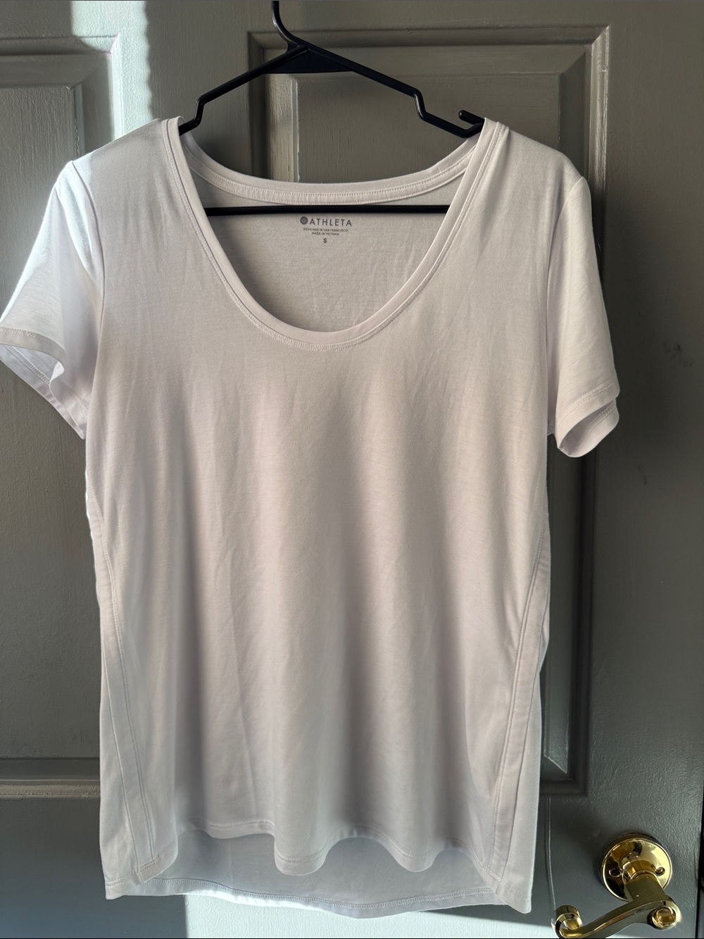 Athleta White Scoop Neck Short Sleeve Tee